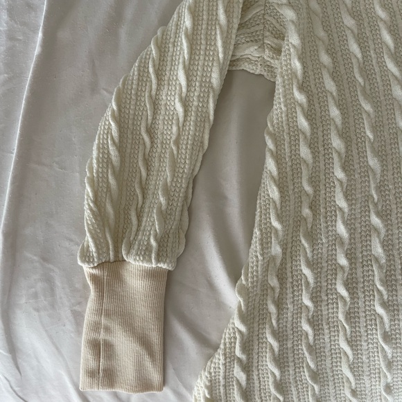 High neck cream sweater - Picture 2 of 3